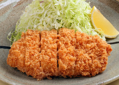 農林水産大臣賞を受賞したこともある「やまと豚」を使用した、柔らかく甘みのある脂が美味しいとんかつ。