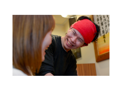 元気いっぱいの接客でお客様を迎えています