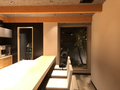 仕入れは淡路島岩屋をはじめ、島根や愛媛など。目利きの腕を養いたい方は仕入れに同行することもOK。