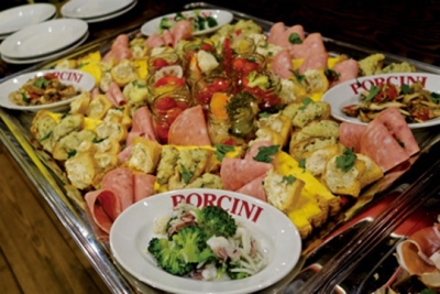 未経験も先輩スタッフがイチからお教えします!産直食材や自家製チーズなど食材にこだわりあり