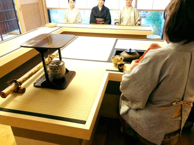 2017年10月のリニューアルで、新たに茶室を完備。お茶を学べるチャンスもあります。