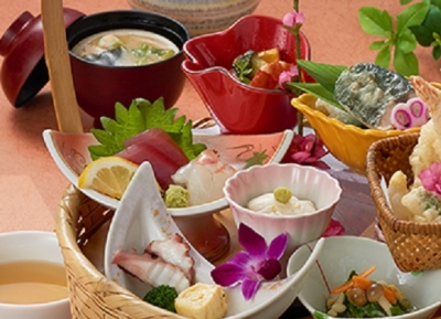 料理人のこだわりがつまった和食でおもてなし。