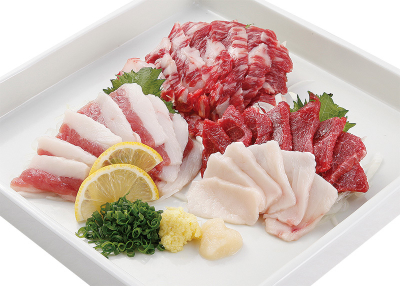 甘くてとろける「馬刺し」をはじめ、定番〜マニアックな熊本の郷土料理もご用意。