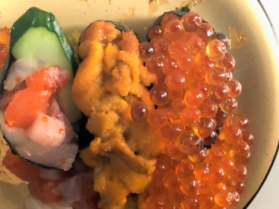 新潟の旨いがつまった「新潟前寿司」を1皿130円からご提供。高級食材も使った自慢の寿司です