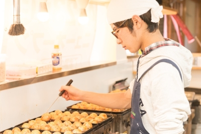 地元の方、仕事で立ち寄られる方、すべてのお客さまに喜んでもらえる店舗をめざします。
