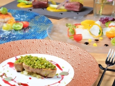 お客様の想いを反映させたオーダーメイドの婚礼料理を手がけましょう