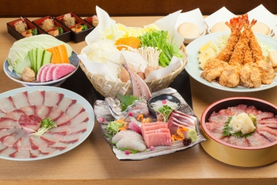薄造りや唐揚げなど、ふぐ料理のコースのほか、高品質の魚介料理が楽しめる海鮮料理店を展開中です。