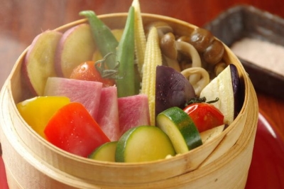 せいろ蒸しのお野菜は、選び放題&盛り放題。お好きなお野菜をお好きなだけ楽しんでいただくスタイルです。