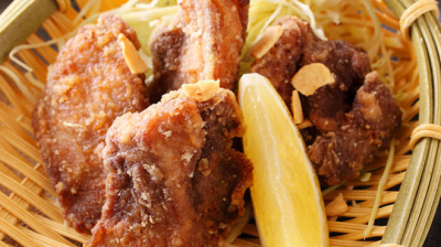 居酒屋の人気定番料理もありますので幅広い調理に関わっていきます。