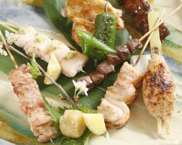軍鶏料理の名店「玉ひで」が手掛けているので、老舗の技術が身につくのも大きな魅力です◎