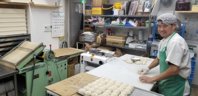 パンの生地は10種以上!種類によって異なる製パンスキルを身に付けながら成長できます。