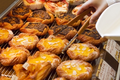 店内で一つひとつ心を込めてオールスクラッチ製法で焼き上げたパンは格別です。