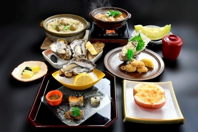 季節に応じた四季折々のお料理をお出ししています。 美味しいまかないも♪