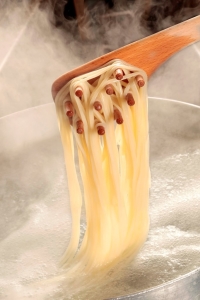 5種類から選べる生パスタとハンバーグドリアのセットや、美味しいスイーツなどが大人気メニュー!
