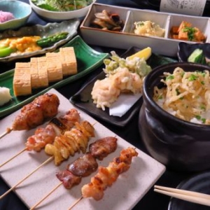 錦爽鶏を使ったこだわりの焼鳥、囲炉裏で焼いたジビエ肉ほか、季節食材を使ったさまざまな料理をご提供!
