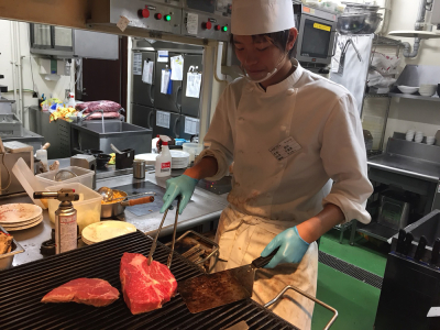 各業態ごとにお客様の層も違います。店舗では文化をしっかり学んでください