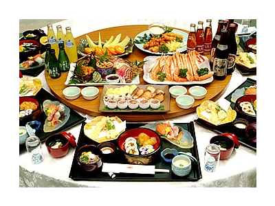 和と洋、二つのタイプの宴会場あり。法要から宴会、各種パーティーの料理もお願いいたします。