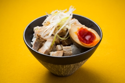 仕事はラーメン作りだけではありません。おもしろいイベントの考案も待っています。