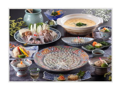 下関といえば「ふく」!地元の新鮮な食材を取り入れて、旬のお食事を提供します。