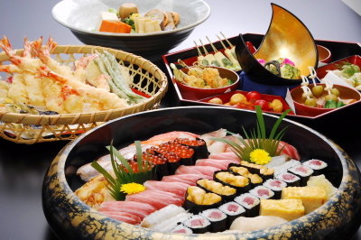 これまで地域密着で慶弔料理を中心に提供してきましたが、今後はメニュー開発や新店の出店に挑戦します!