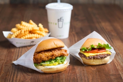 大きいハンバーガーにかぶりつくのがホームメイドバーガーの醍醐味です!