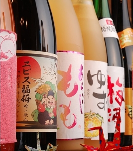 日本酒をメインに、豊富な数のお酒を取り揃えています。