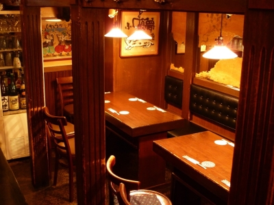 カウンター越しに、お客様との会話も楽しみながら美味しい料理をご提供してください。