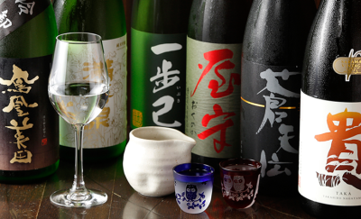 日本酒・焼酎などの品ぞろえも豊富。お酒の知識も身につけられます
