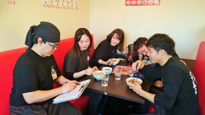 アルバイトさんとシフトの交渉中…コミュニケーションは大切です!!