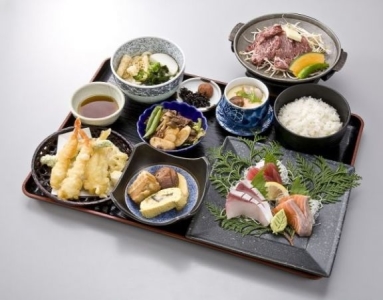 当店には100種類以上のメニューがありますので、非常に幅広い調理スキルを身につけることができます☆
